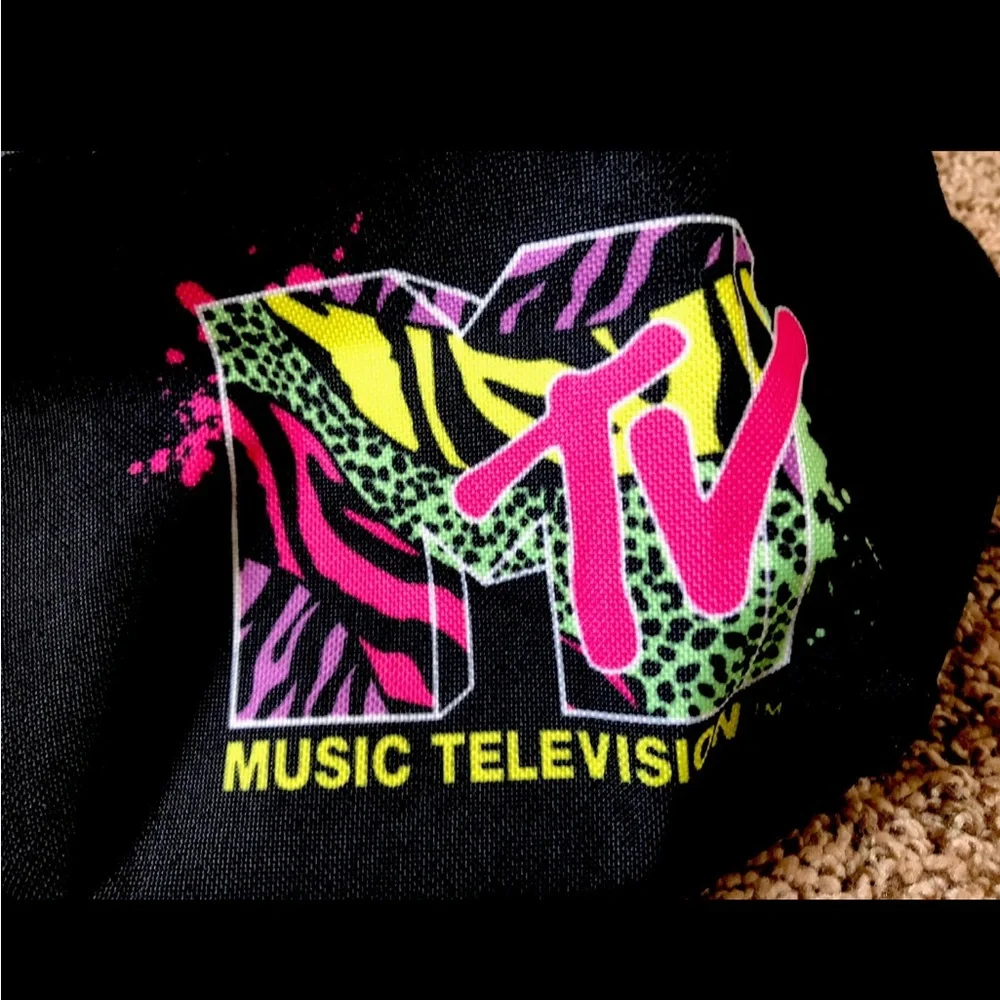 MTV Black and Pink Fanny Pack - Picture 10 of 10
